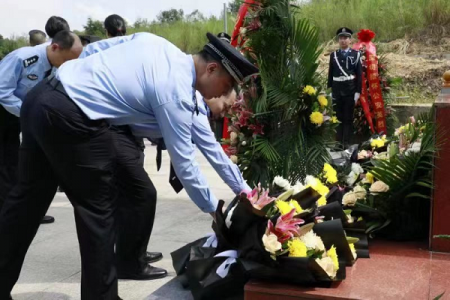 广东惠州公安举行2023年烈士纪念日缅怀公安英烈活动